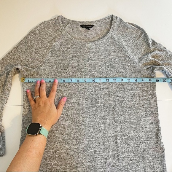 Banana Republic Light Gray 3/4 Sleeves Ruffle Open Sleeve Stretch Crew Sz Small - Picture 7 of 8